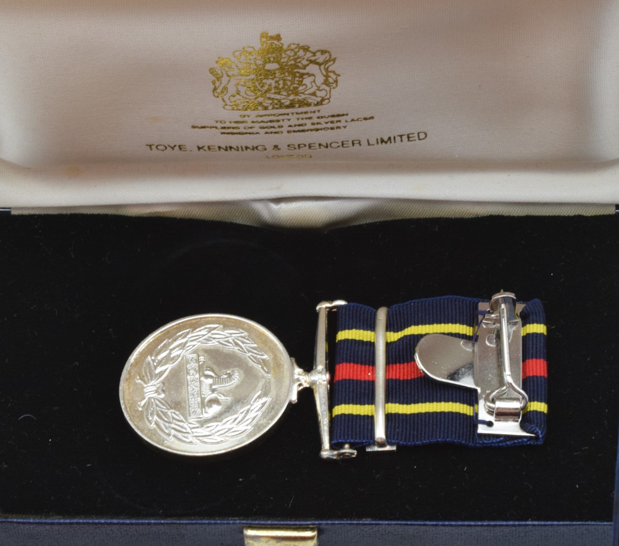 Eight commemorative Jubilee and Coronation medals including 1935 George V Jubilee Medal, 1953 - Image 5 of 11