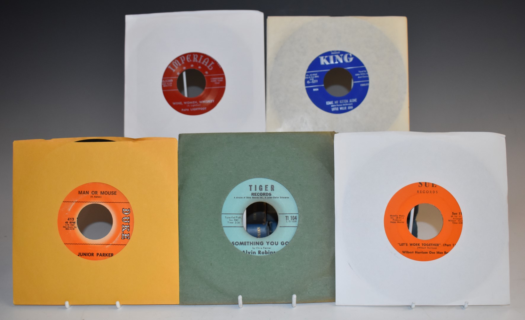 Blues - Approximately 35 USA issue singles including Lowell Fulson, Little Willie John, Wilbert
