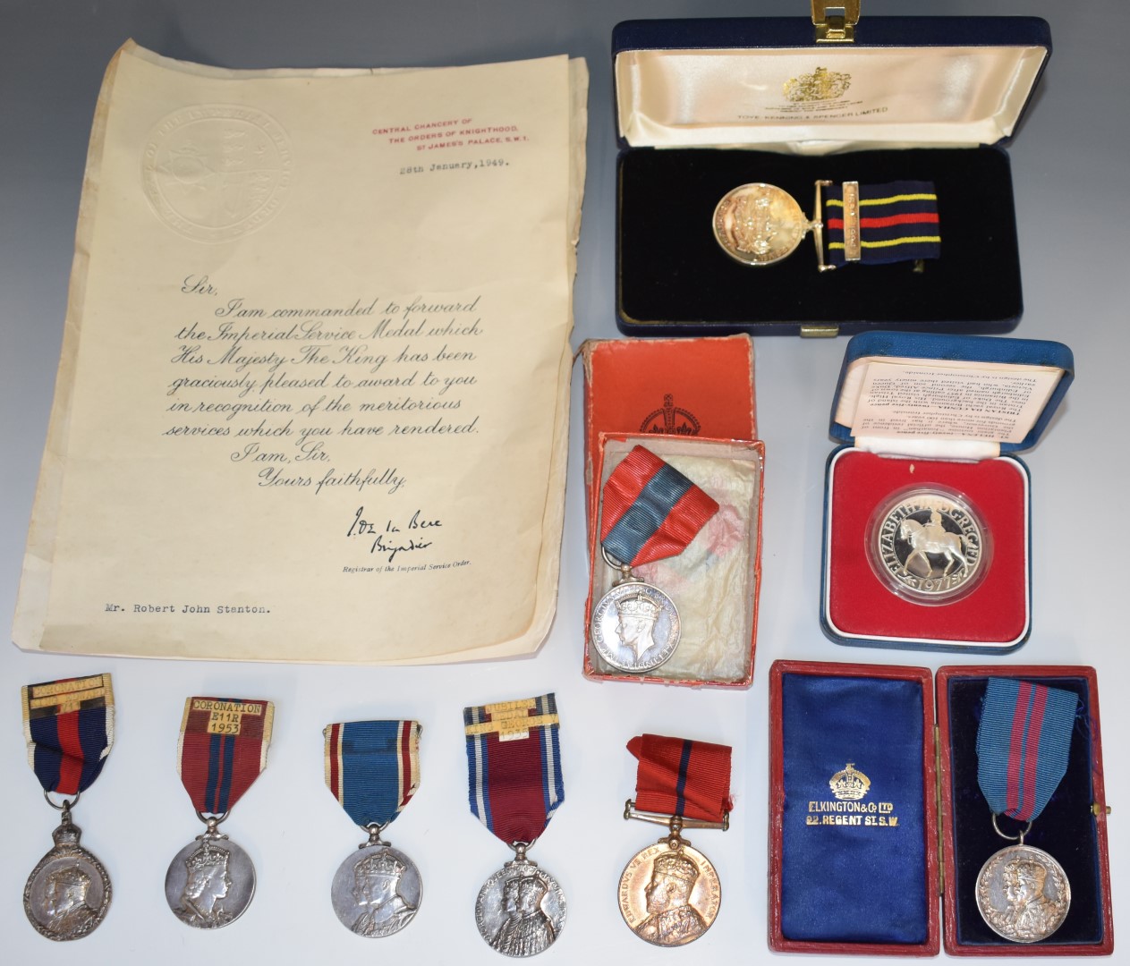 Eight commemorative Jubilee and Coronation medals including 1935 George V Jubilee Medal, 1953 - Image 7 of 11