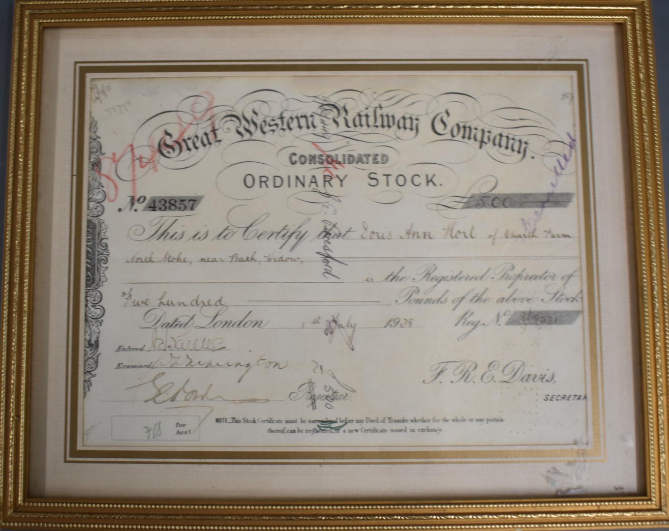 Two Great Western Railway Company GWR share certificates, one 1926 for £200, the other 1938 for £ - Image 2 of 8
