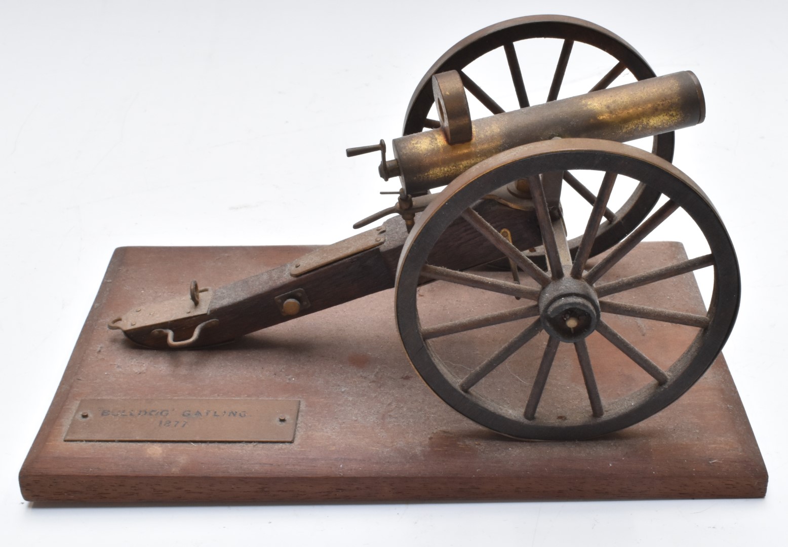 Two model machine guns with moving parts comprising Bullnoze Gatling example and one other, W22 x - Image 3 of 5