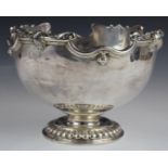 Goldsmiths & Silversmiths Co Ltd George V hallmarked silver pedestal punch bowl with shaped edge,