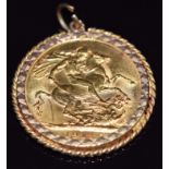 1913 gold full sovereign in 9ct gold pendant clip mount, 9.7g