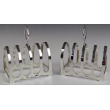 Pair of Elizabeth II hallmarked silver five bar toast racks, Birmingham 1960, maker William Suckling