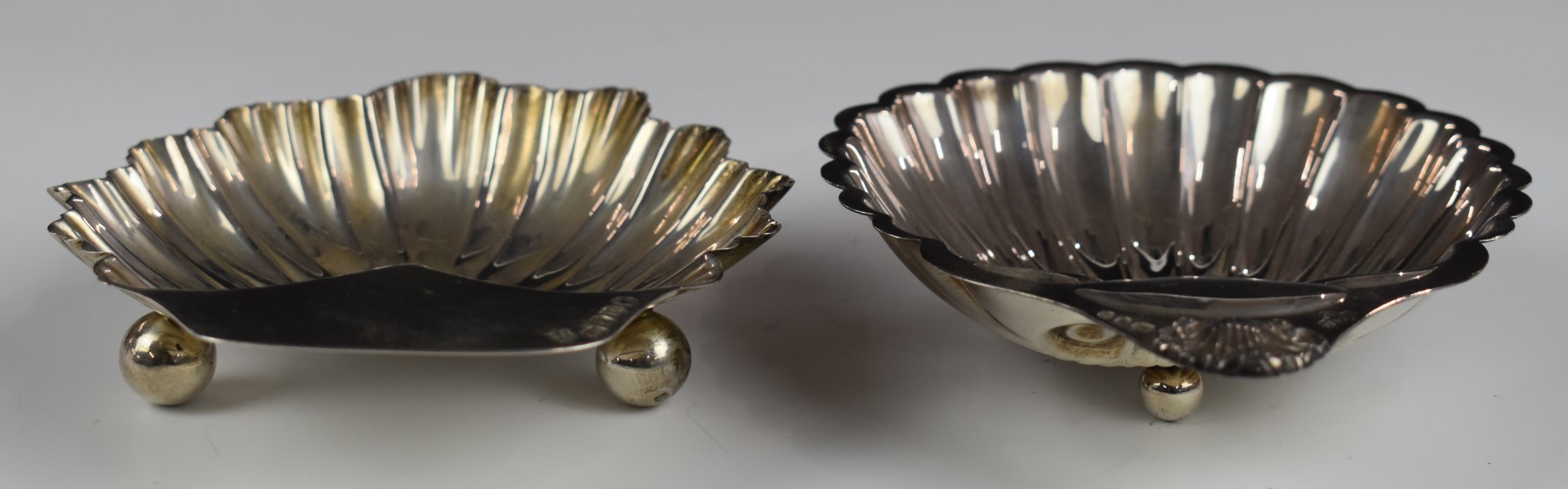 Two hallmarked silver shell shaped dishes, both raised on three ball feet, one Victorian, London - Image 2 of 5