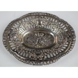 German white metal pin dish with pierced and embossed decoration of cherubs, with German 800 quality