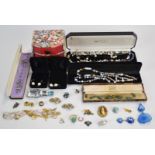 A collection of jewellery including pearl necklaces, bracelet and earrings, agate necklace,