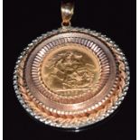 1976 gold full sovereign in a 9ct gold pendant mount, 18.3g