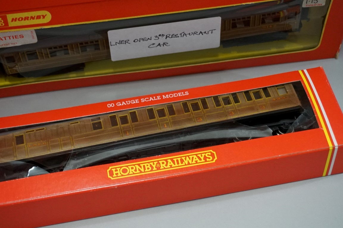 Ten OO gauge LNER coaches, each in Hornby box. (10) - Image 5 of 9