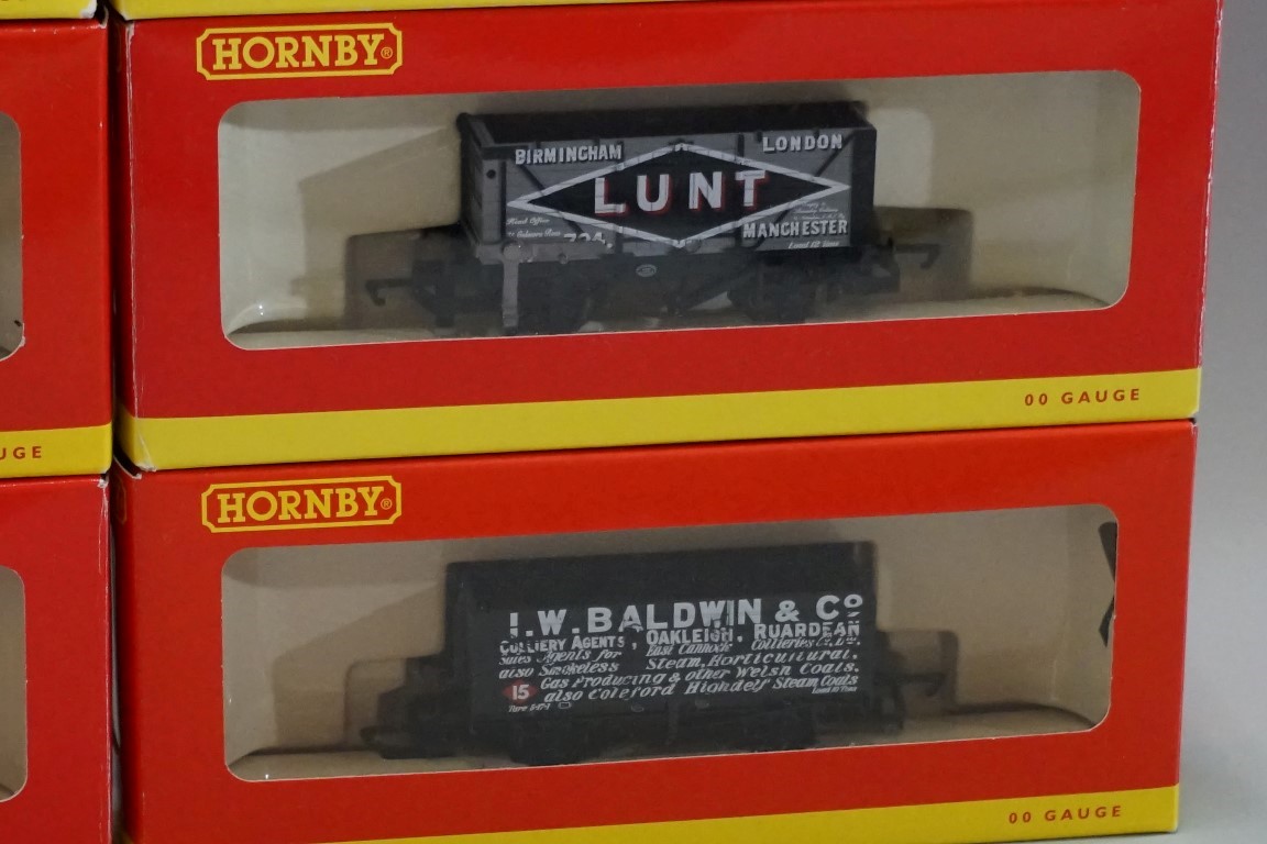 Eleven 'OO' gauge wagons, each in Hornby box. (11) - Image 5 of 12