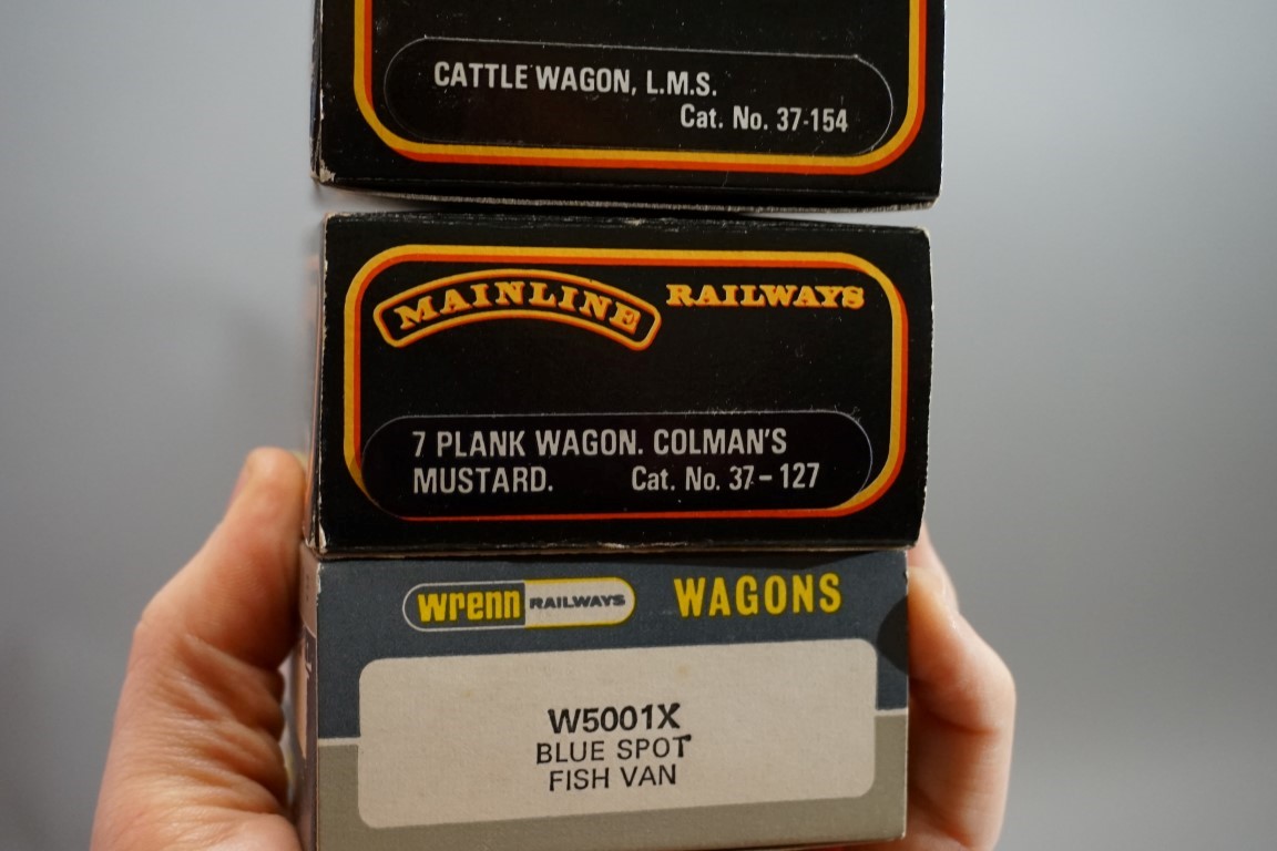 Seven boxed 'OO' gauge wagons, comprising: four Trix; two Mainline; and a Wrenn example. (7) - Image 7 of 7