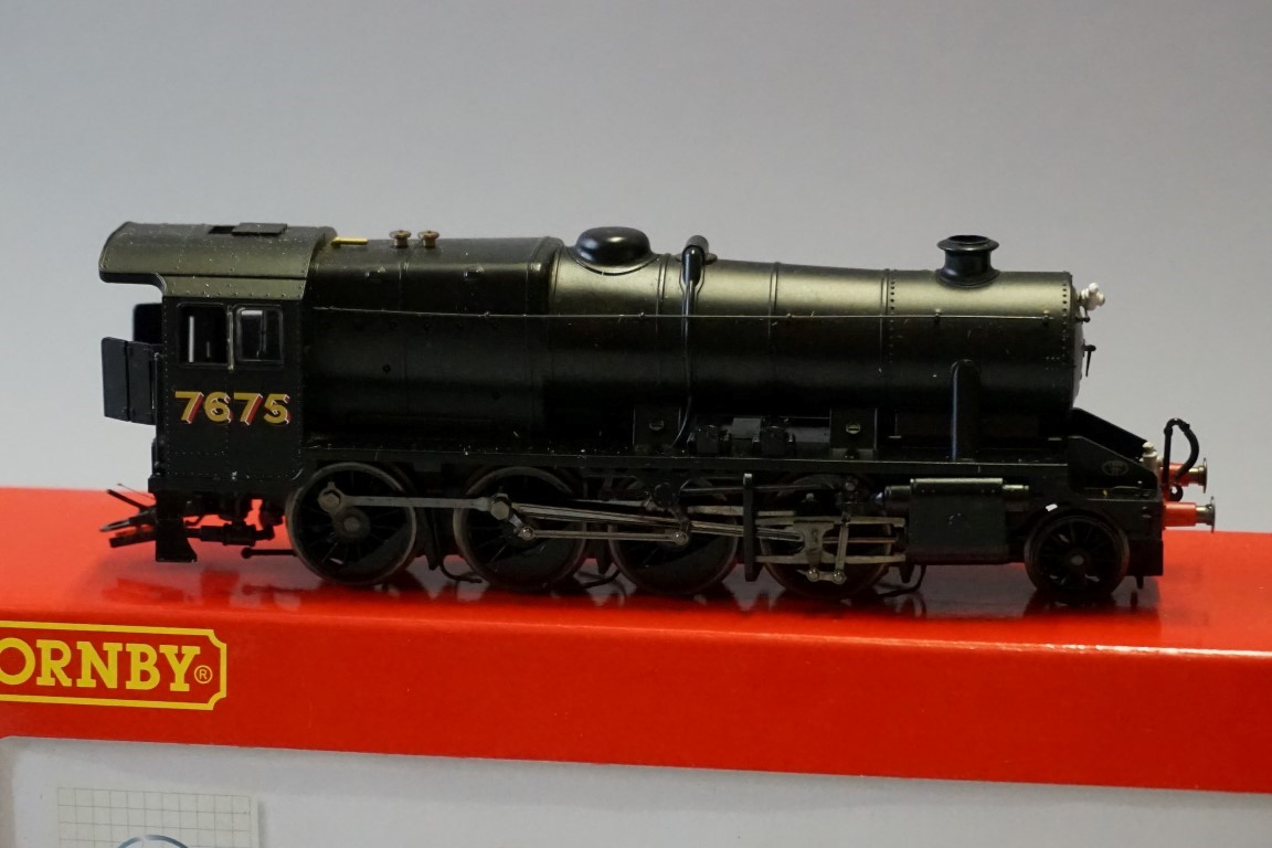 A Hornby R2227 'OO' gauge Stanier 8F 2-8-0 locomotive, built at LNER numbered 7675, lettered NE; and - Image 5 of 6