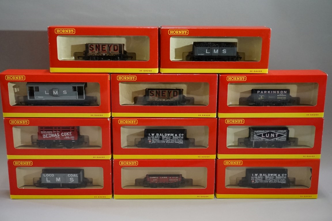 Eleven 'OO' gauge wagons, each in Hornby box. (11)