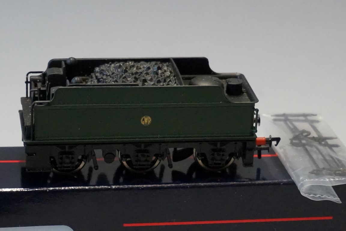 A Bachmann 32-304 'OO' gauge GWR 0-6-0 'Collet Goods' 2251 Class locomotive 2294 and tender, in - Image 3 of 4