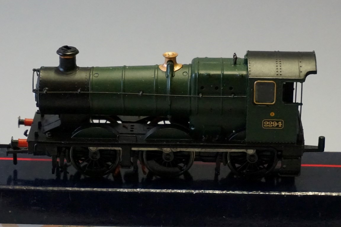 A Bachmann 32-304 'OO' gauge GWR 0-6-0 'Collet Goods' 2251 Class locomotive 2294 and tender, in - Image 2 of 4