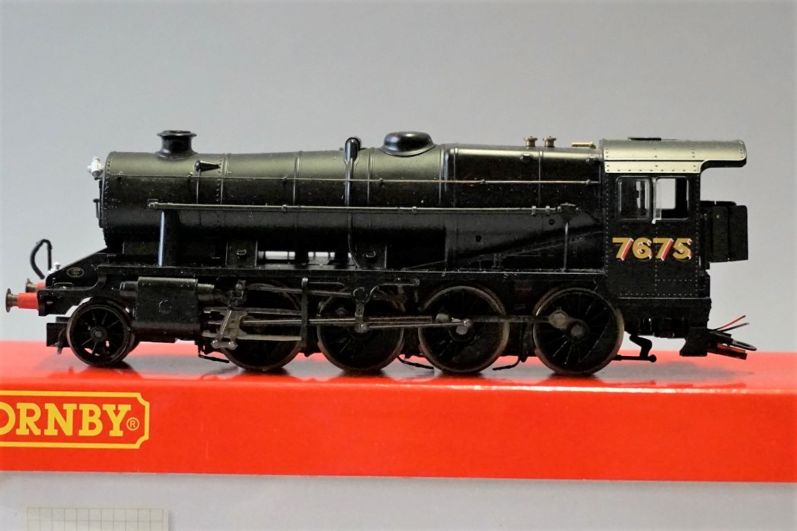 A Hornby R2227 'OO' gauge Stanier 8F 2-8-0 locomotive, built at LNER numbered 7675, lettered NE; and - Image 3 of 6