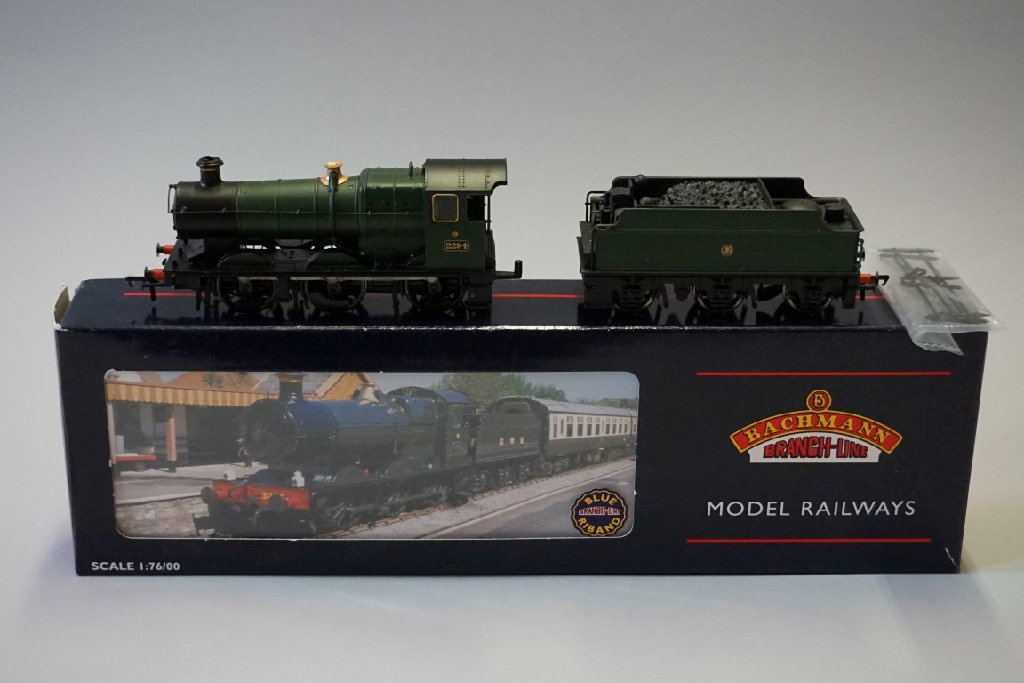 A Bachmann 32-304 'OO' gauge GWR 0-6-0 'Collet Goods' 2251 Class locomotive 2294 and tender, in