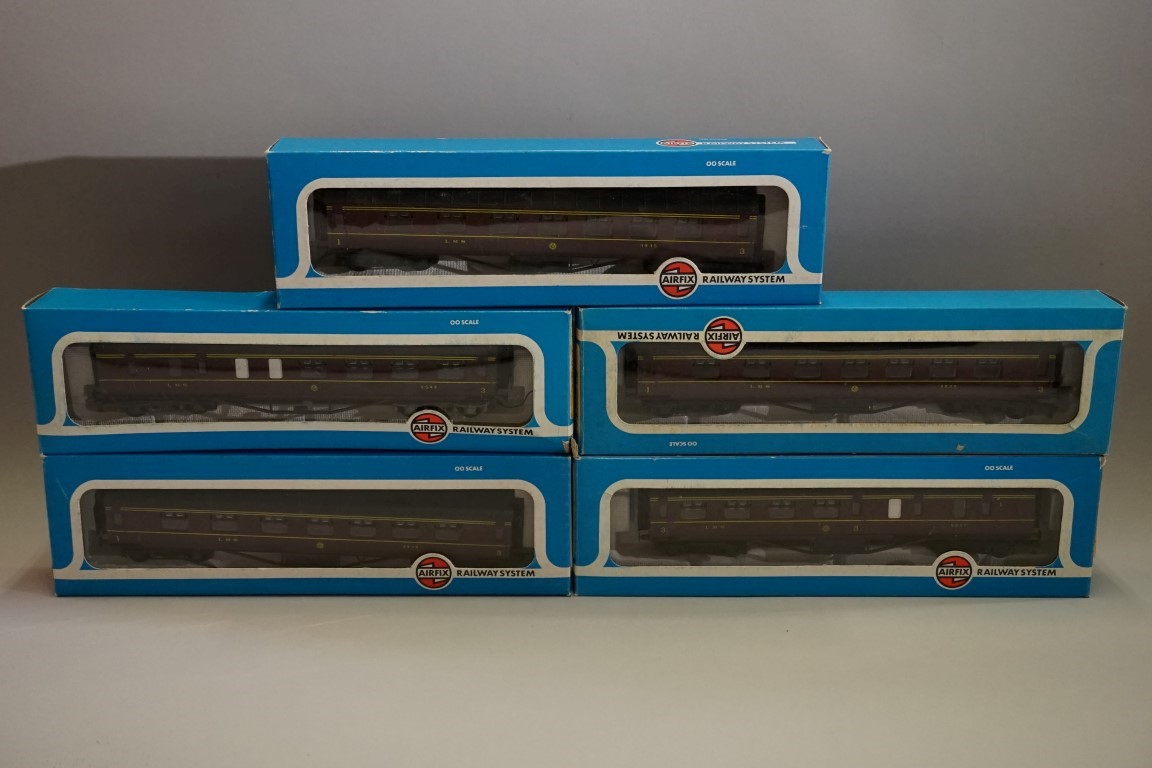 Five Airfix 'OO' gauge LMS coaches, each in Airfix box. (5)