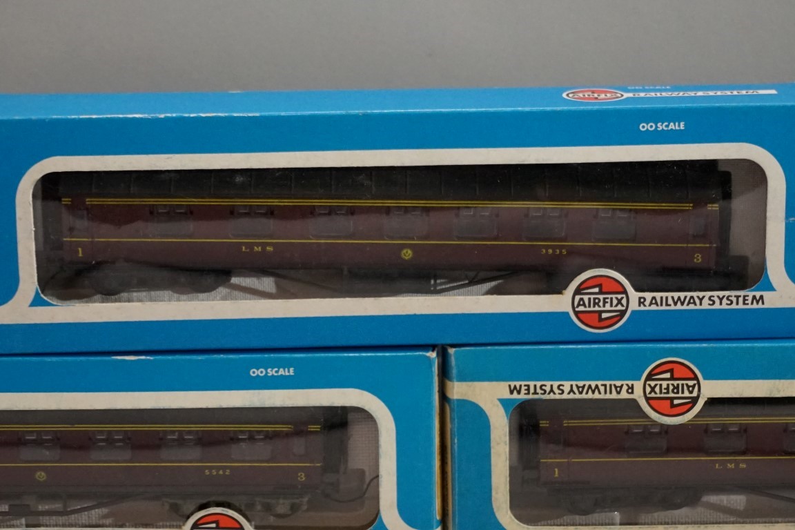 Five Airfix 'OO' gauge LMS coaches, each in Airfix box. (5) - Image 4 of 5