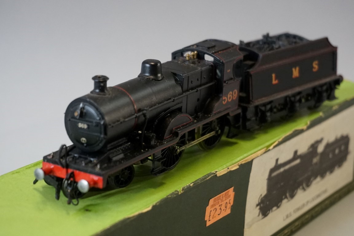A DJH 'OO' gauge LMS 4-4-0 Fowler 2P Class locomotive 569 and tender, in original Millholme Models - Image 8 of 8