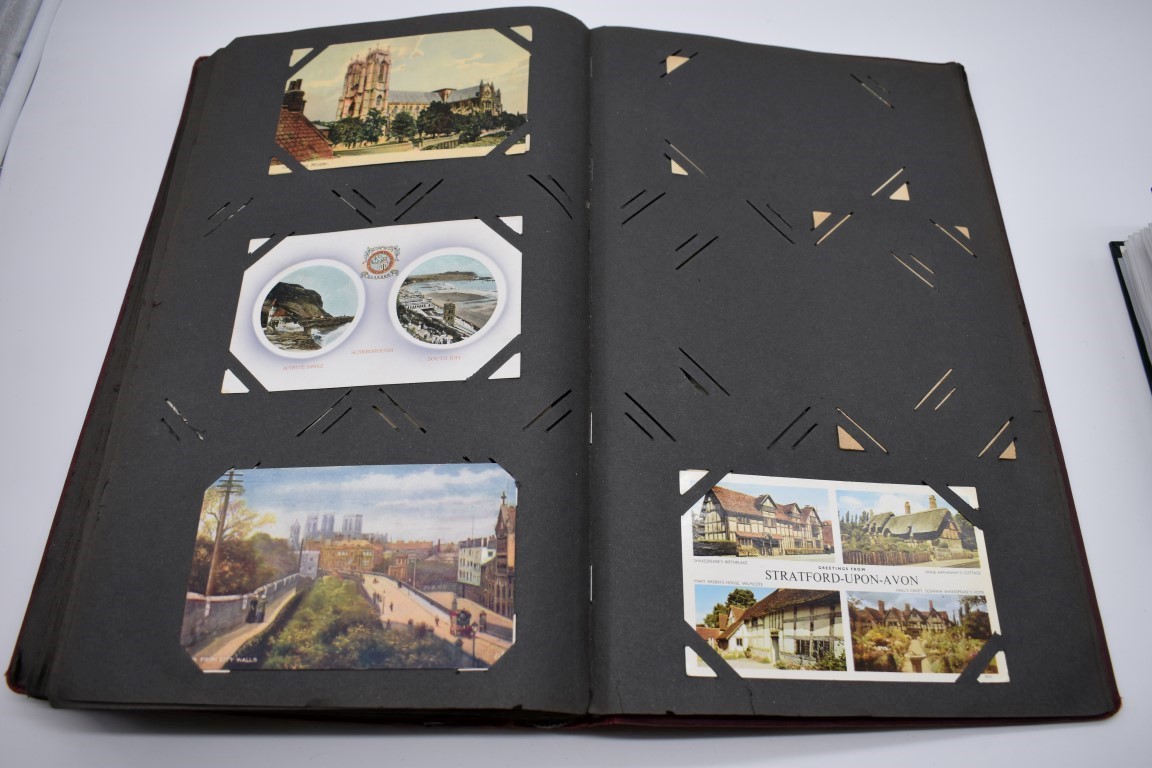 POSTCARD ALBUM: contains approx 296 mixed postcards, topographical and greetings, generally in - Image 46 of 70