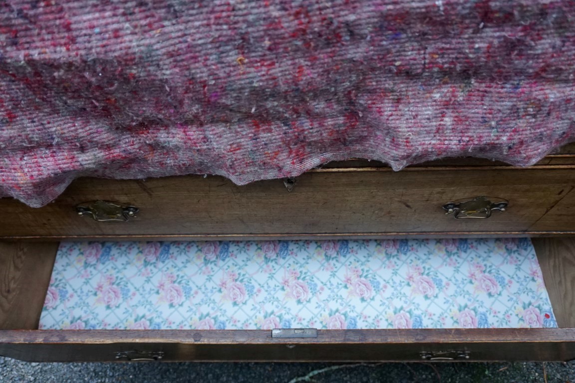 A Georgian mahogany chest of drawers, 117cm wide x 52cm deep x 113.5cm high.Payment must be made - Image 11 of 12