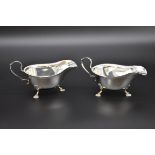 A pair of silver sauce boats, by Mappin & Webb Ltd, Sheffield 1967, 241g.