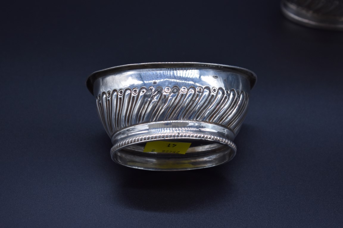 A pair of George III silver boat shaped salts, London 1802, 10.5cm, 165g. - Image 2 of 3