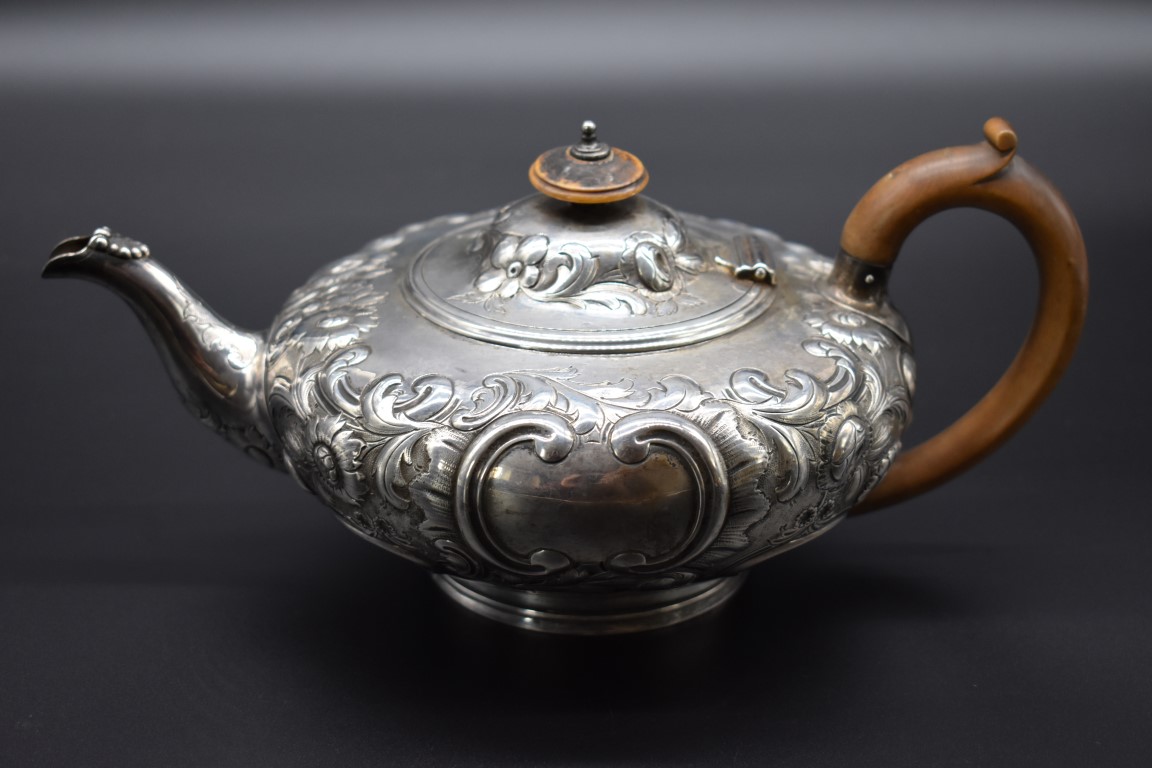 A Victorian silver tea pot of squat form, by Walter Morrisse, London 1856, 645g all in. - Image 2 of 4
