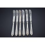 A set of six silver fruit knives, by Goldsmiths & Silversmiths Co Ltd, Sheffield 1944, 279g.