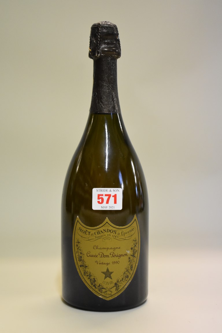 A 75cl bottle of Moet et Chandon Cuvee Dom Perignon 1990 vintage champagne.