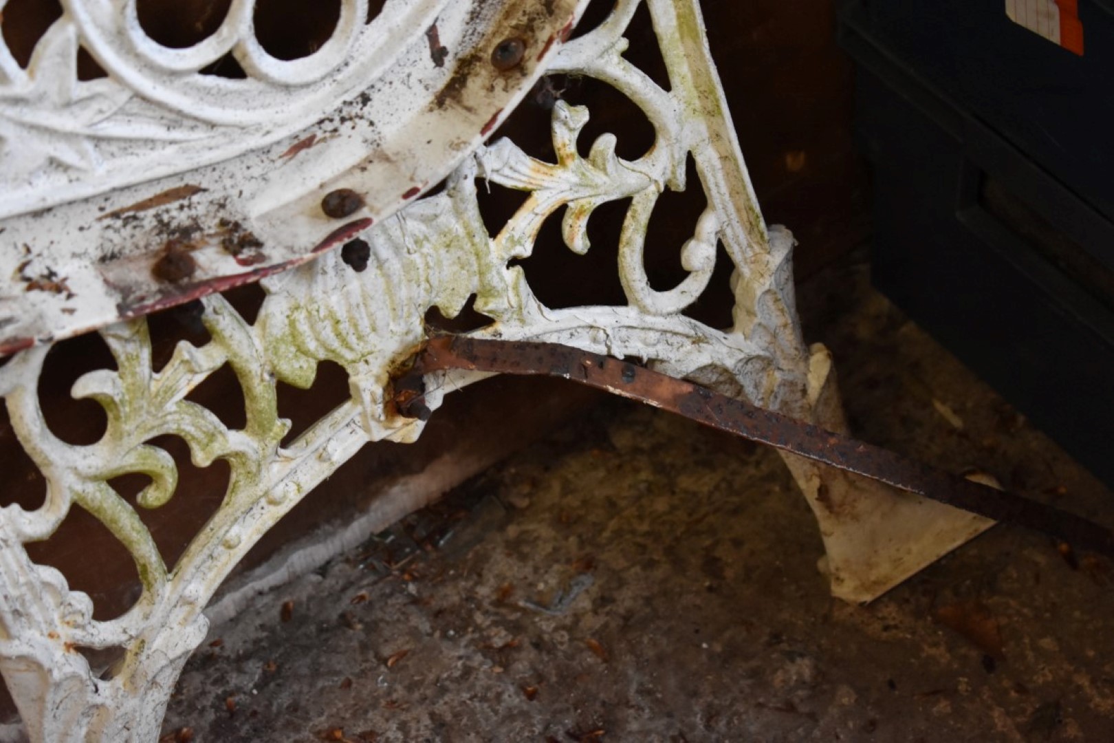 A pair of white painted cast iron bench ends, 73cm high x 60cm wide. - Image 3 of 4