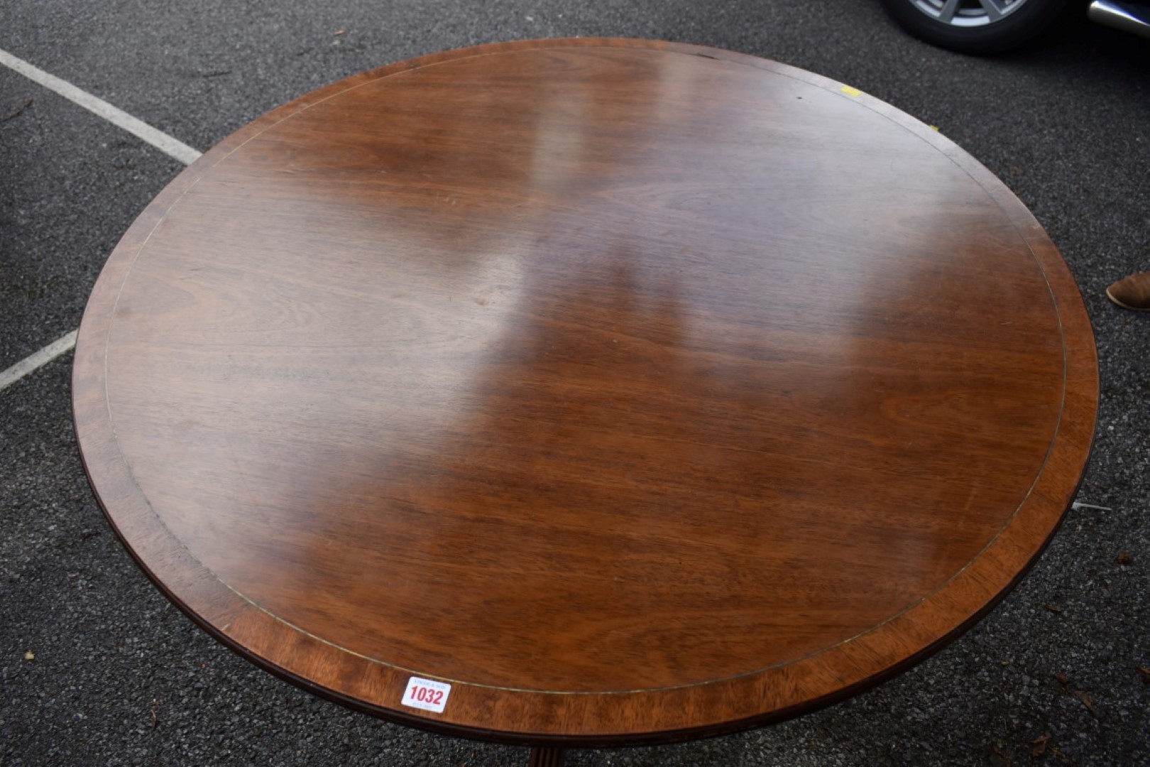 A reproduction mahogany and brass strung circular table, 100cm diameter. - Image 2 of 7