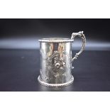 A Victorian silver mug, by George John Richards & Edward Charles Brown, London 1860, 9cm, 184g.