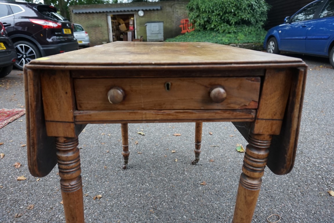 A Regency mahogany Pembroke table, 81cm wide. - Image 6 of 8