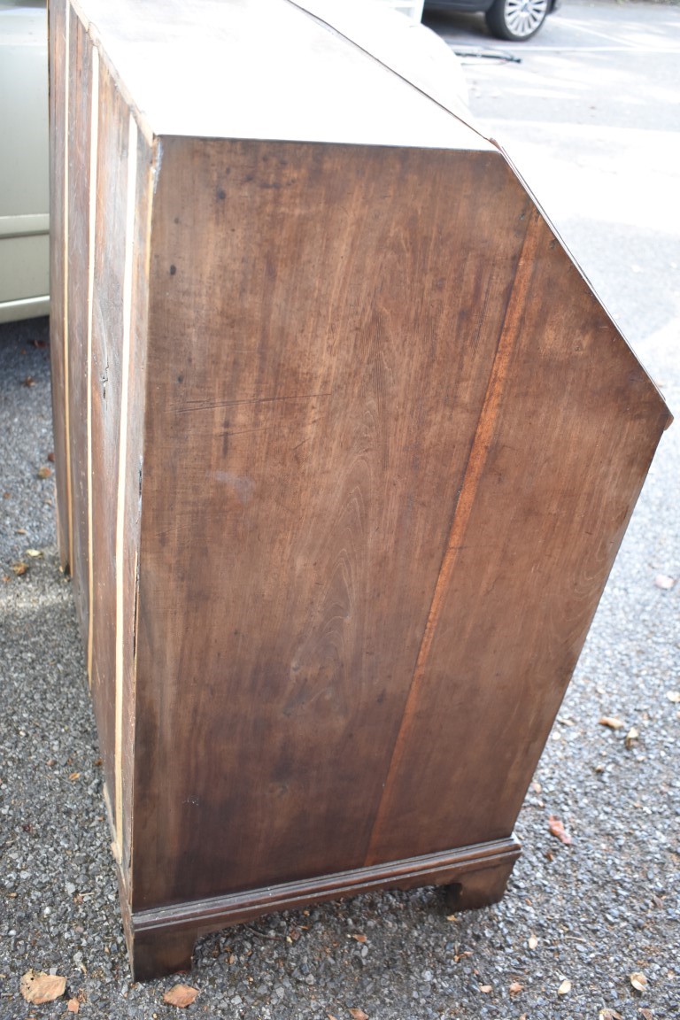 A George III mahogany bureau, 93cm wide x 51cm deep x 104cm high. - Image 5 of 5