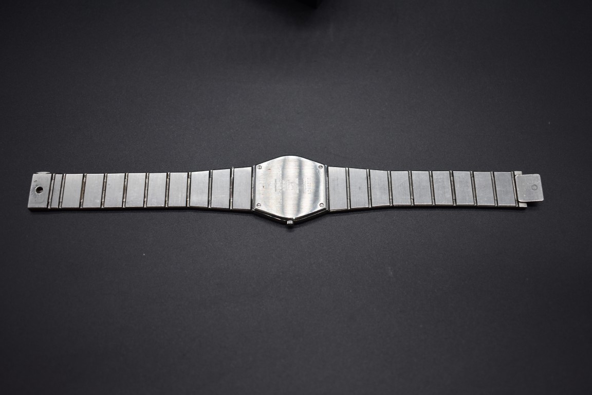 A Baume et Mercier 'Monte Carlo' stainless steel and gold plated quartz bracelet watch, Ref 5122. - Image 3 of 3