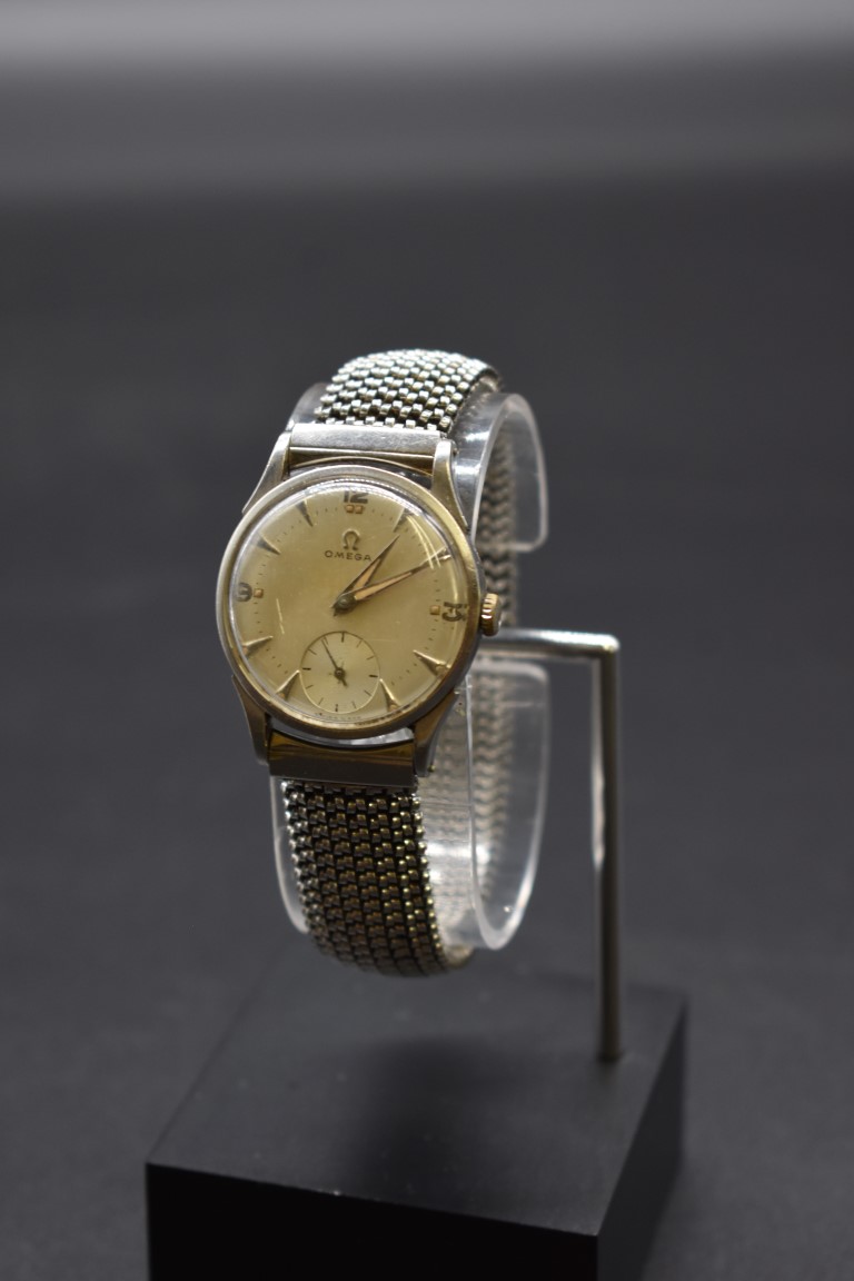 A circa 1944 Omega nickel plated manual wind wristwatch, 30mm, movement No.10440900, on a later