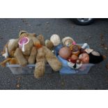 A quantity of dolls and teddies.