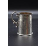 An Edwardian silver mug, by The Alexander Clark Manufacturing Co, Birmingham 1906, 9cm, 168g.
