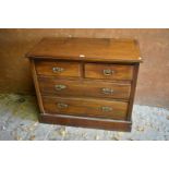 An antique mahogany chest of drawers, 92cm wide x 45cm deep x 76cm high.