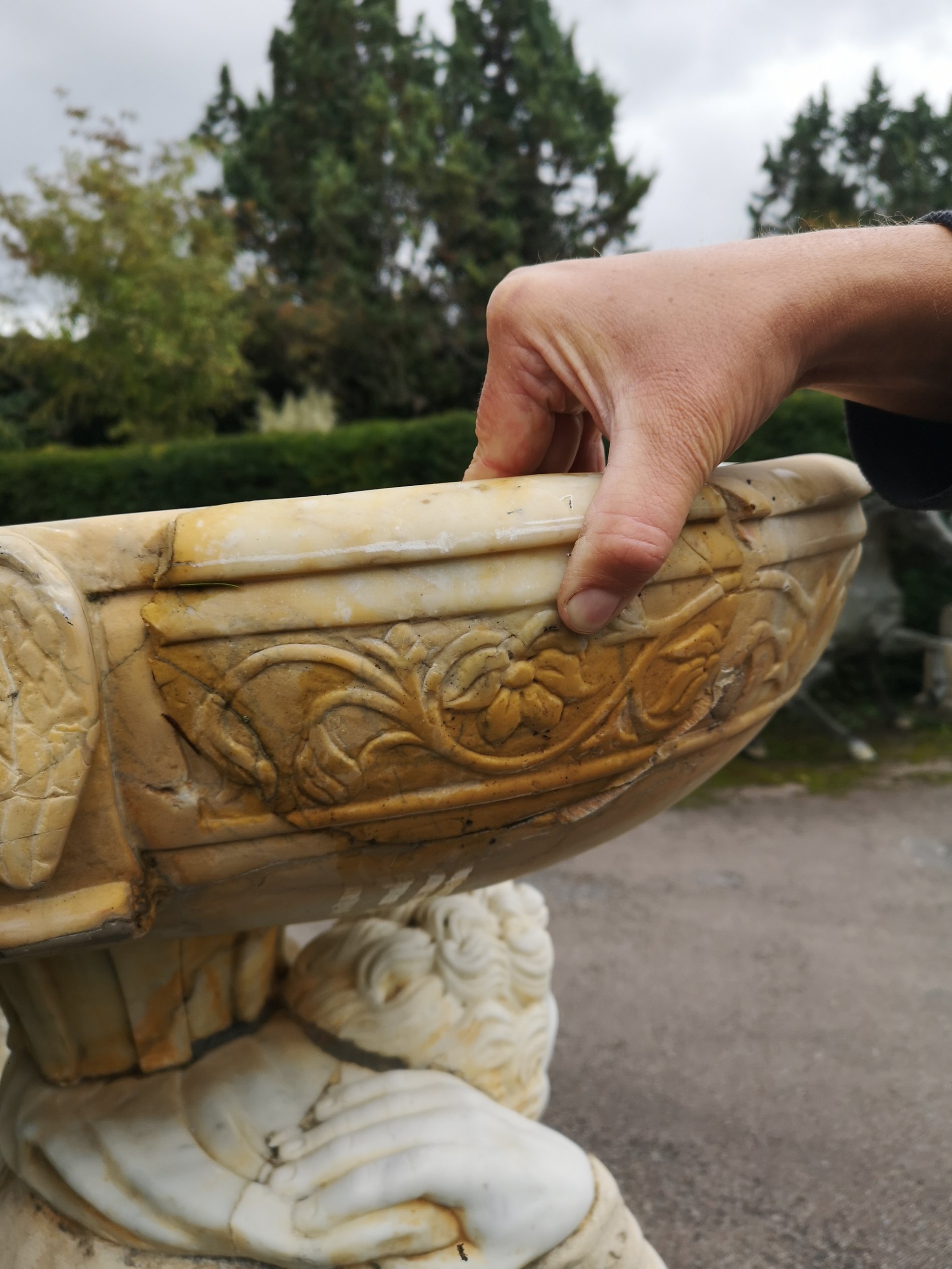 A carved marble and stone figure of a man supporting a bowl - Image 3 of 7