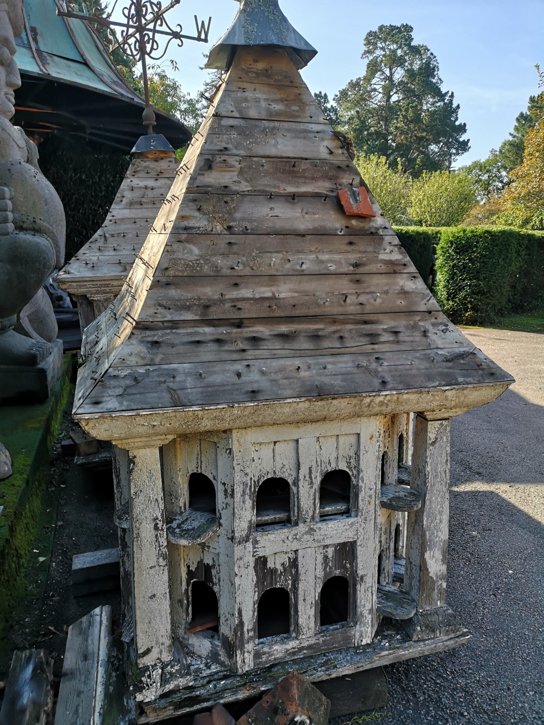 A Victorian painted pine dovecote - Image 2 of 8