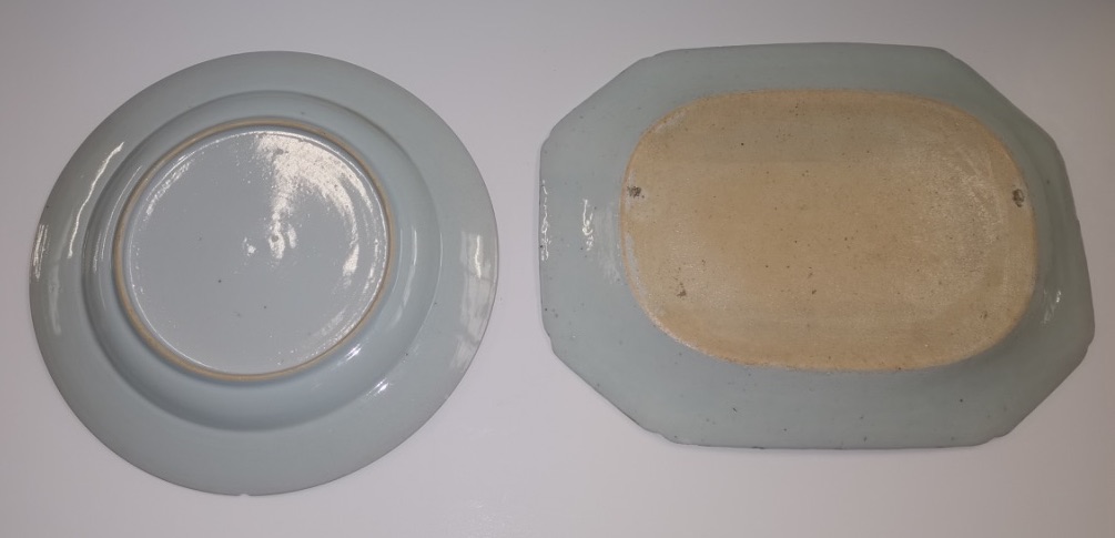 2 x Early Chinese Blue & White willow style plates ( chip to circular plate ) - Image 5 of 8