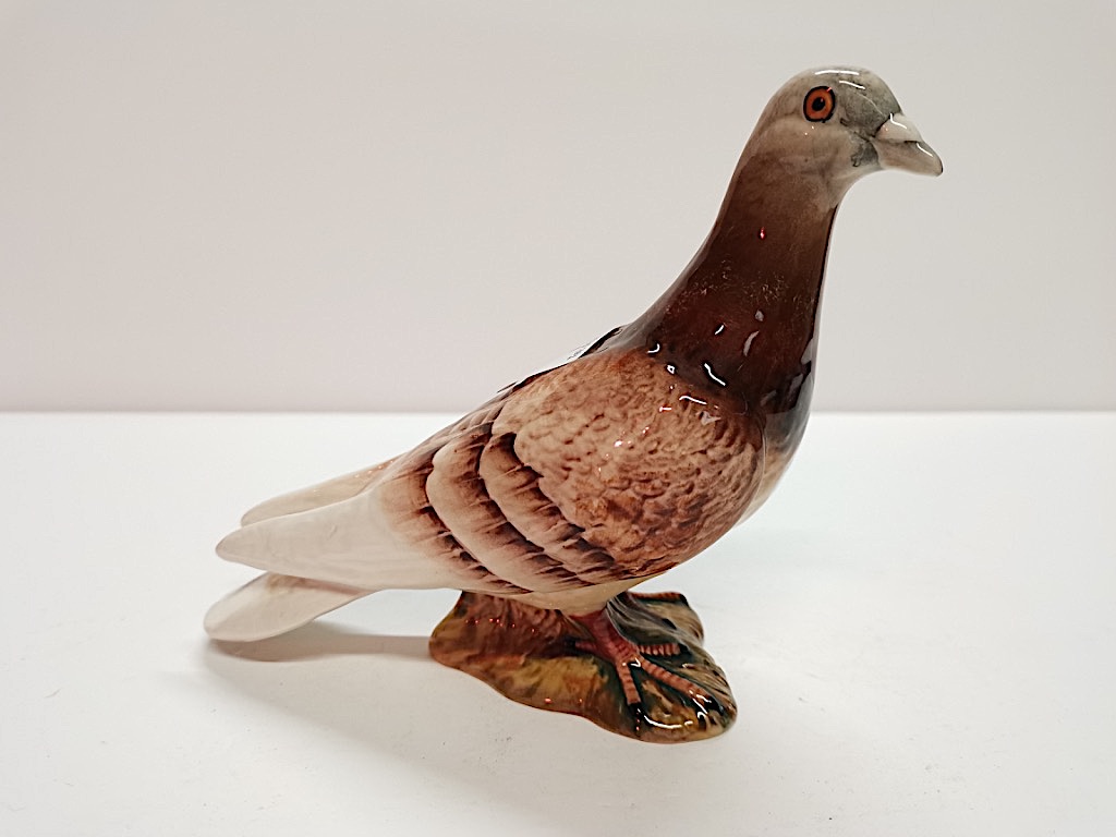 Beswick Pigeon 1383 Gloss Brown