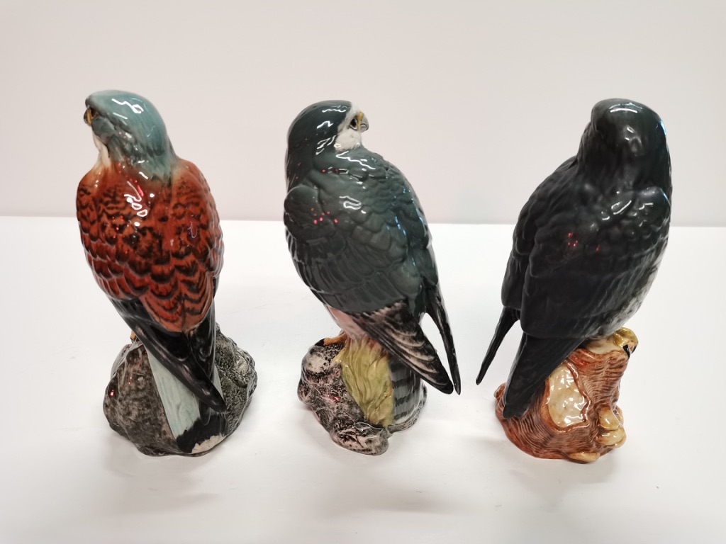 5 Beswick bird of prey decanterrs (empty) - Image 5 of 7