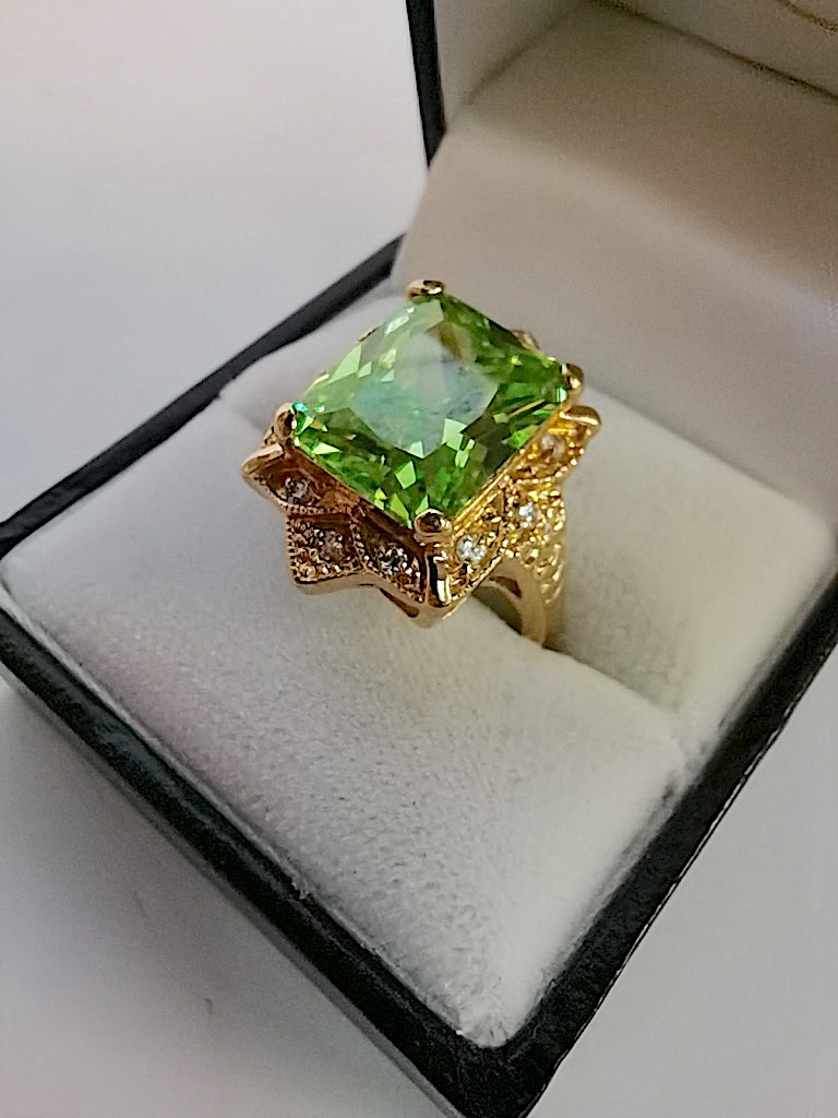 14k cocktail ring with 8ct square citrine stone stunning heavy ring size Nwith white stones