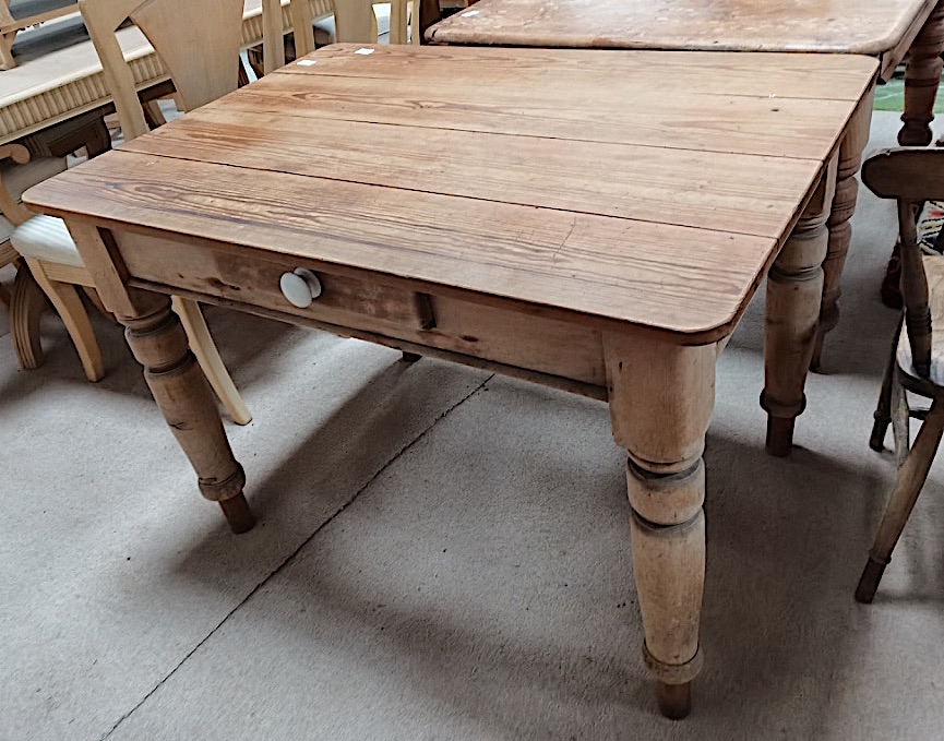 Ant Pine Kitchen Table