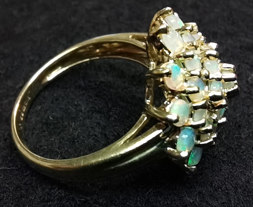 9ct gold375 cluster ring with 30 opal coloured stones size M1/2 - Image 3 of 3