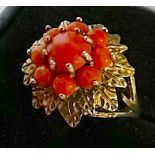 9ct gold 375 vintage coral cluster ring surroundedby gold leafs size K